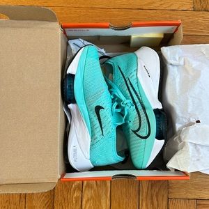 New in Box Nike Air Zoom Tempo Next